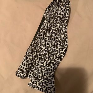 Guggenheim Art Store Mens silk bow tie geo pattern